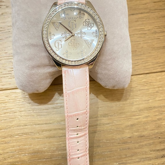 Guess watch - Picture 3 of 3